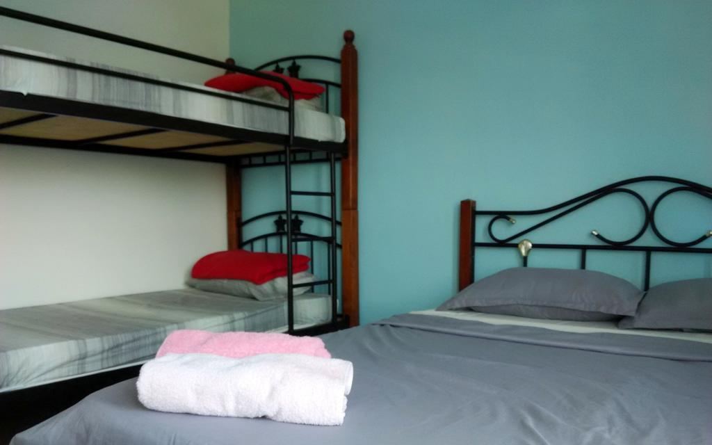 Moon Eleven Hostel Near Klia & Klia2 Sepang Zewnętrze zdjęcie